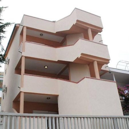 Apartments Anne Petrovac Luaran gambar