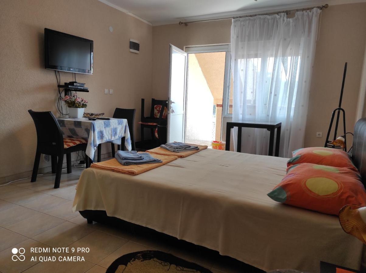 Apartments Anne Petrovac Luaran gambar