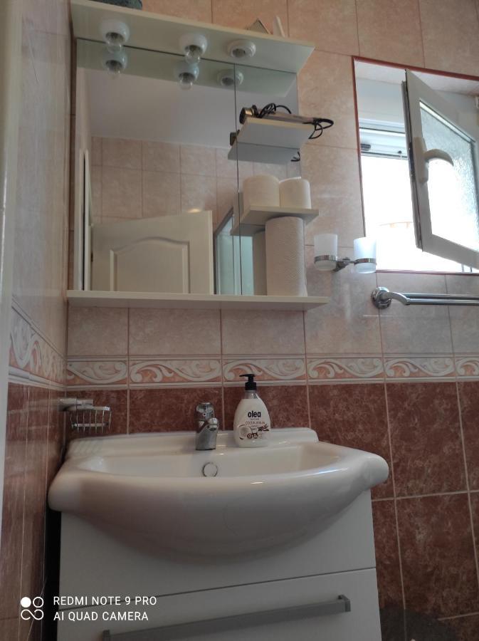 Apartments Anne Petrovac Luaran gambar