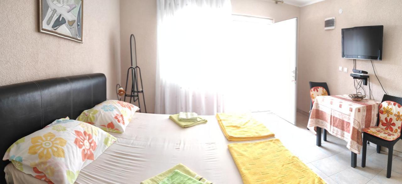 Apartments Anne Petrovac Luaran gambar