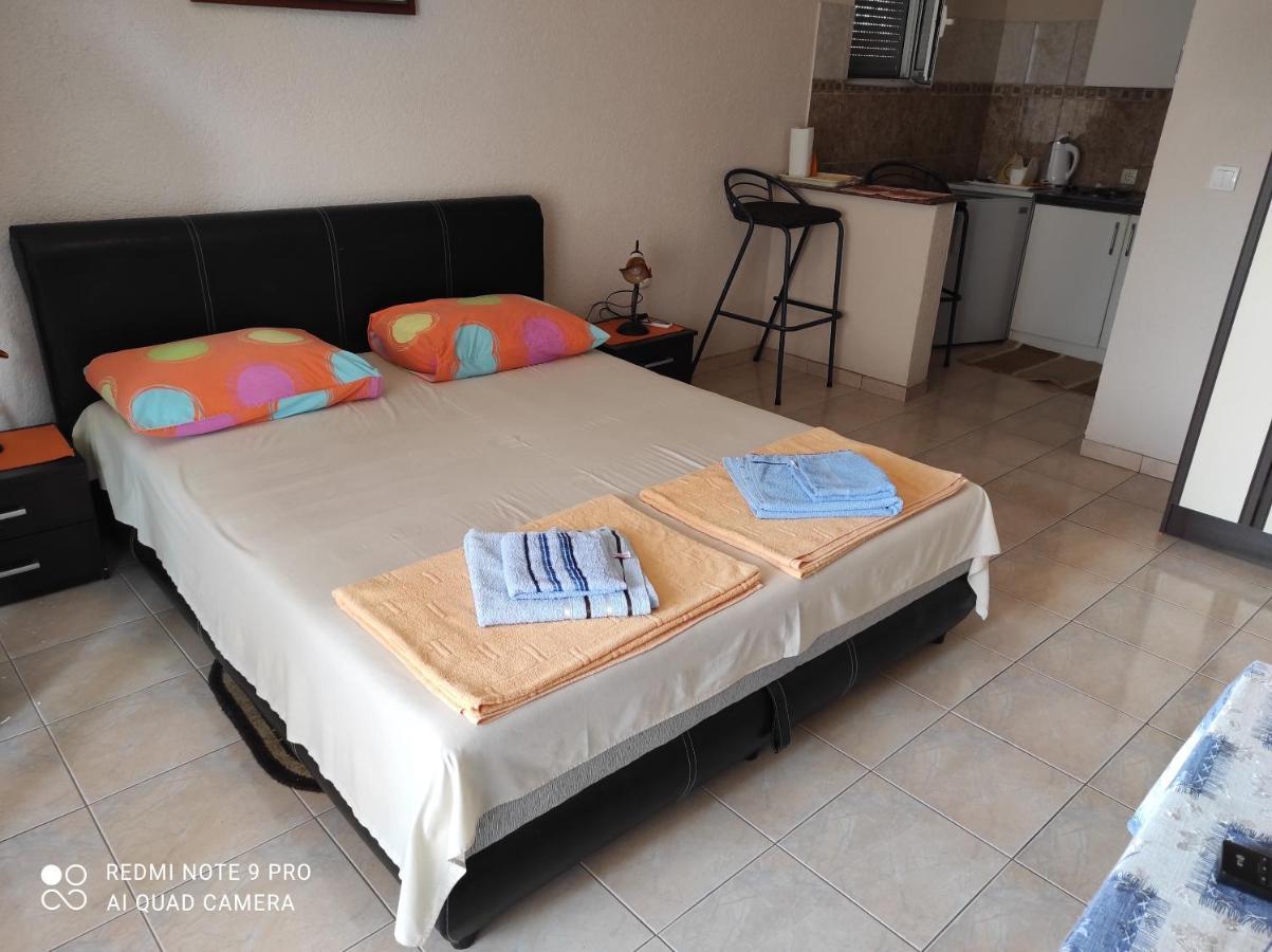 Apartments Anne Petrovac Luaran gambar